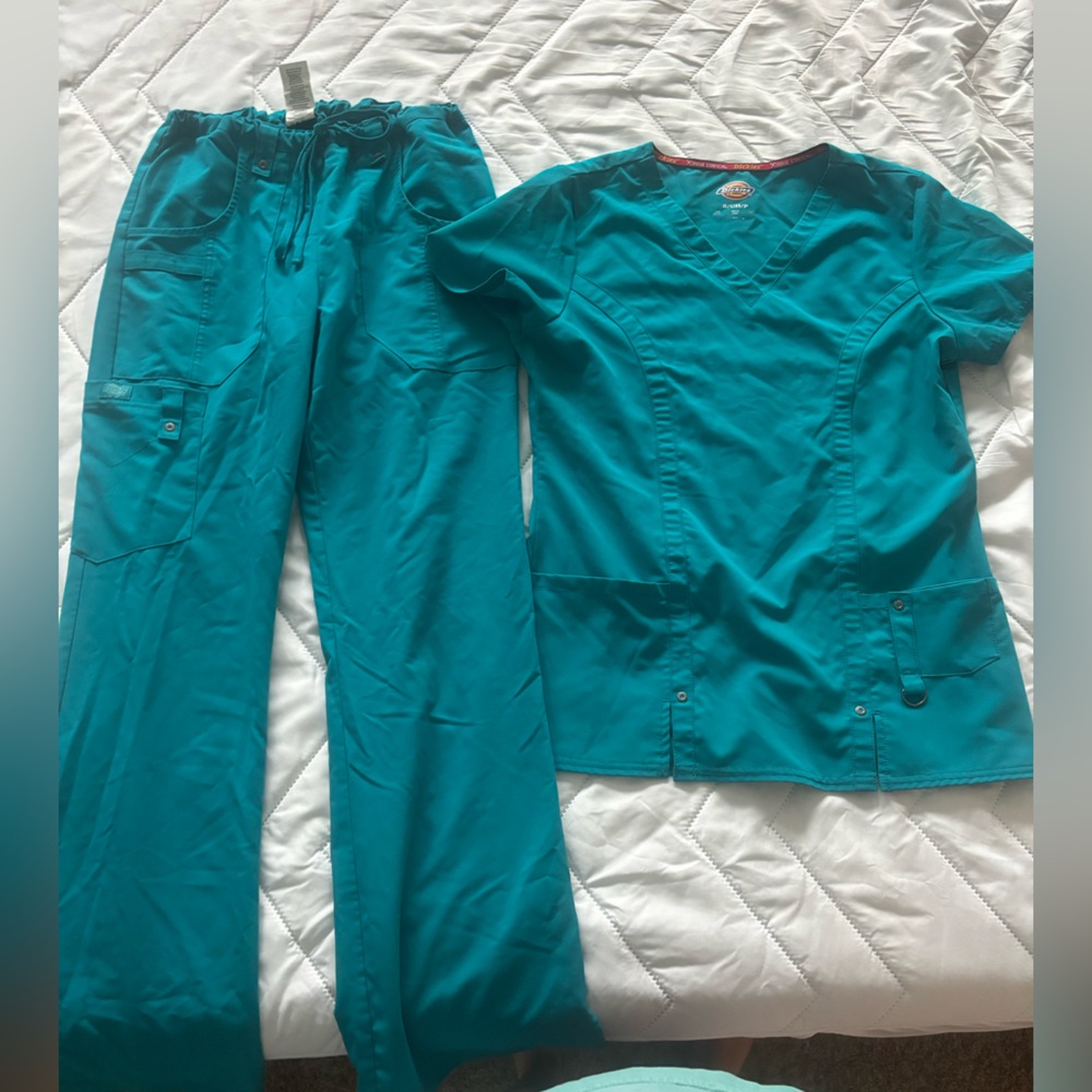Dickies Teal Medical Scrubs Set